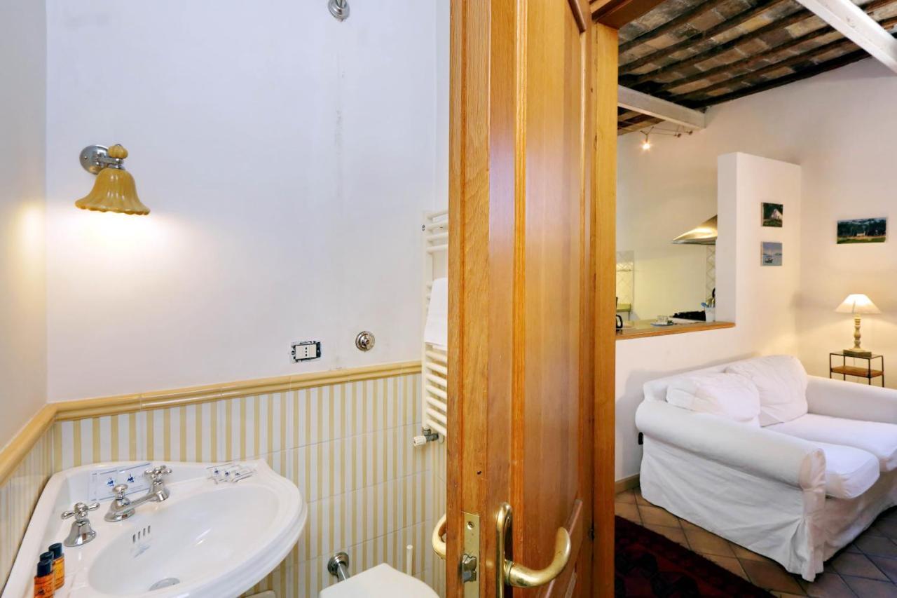 Apartmán Lungaretta 97 Řím Exteriér fotografie