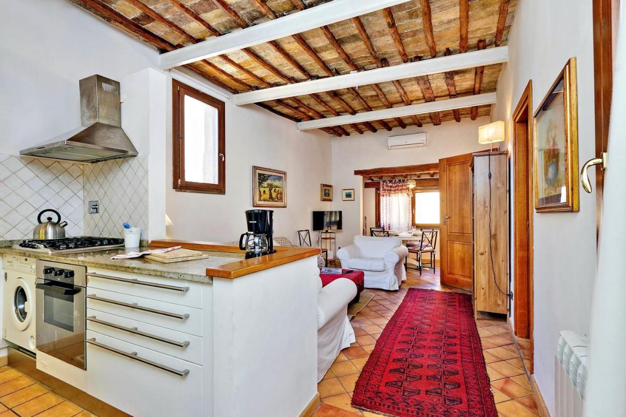 Apartmán Lungaretta 97 Řím Exteriér fotografie