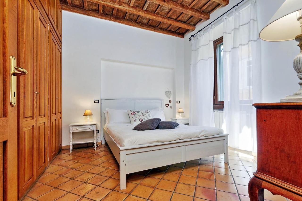 Apartmán Lungaretta 97 Řím Exteriér fotografie